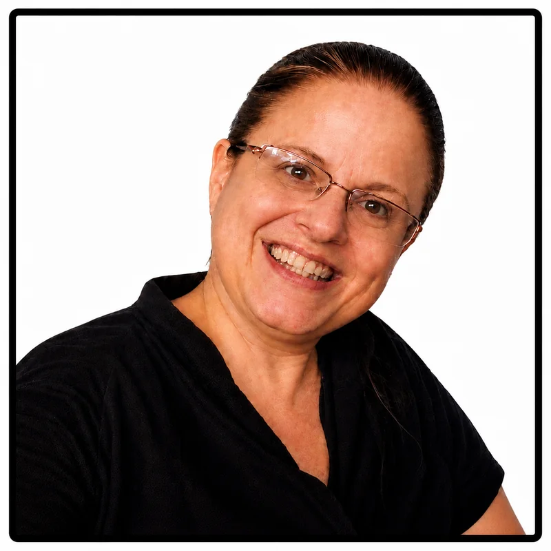 Adriane Torres, criadora do material Matrizes Lógicas